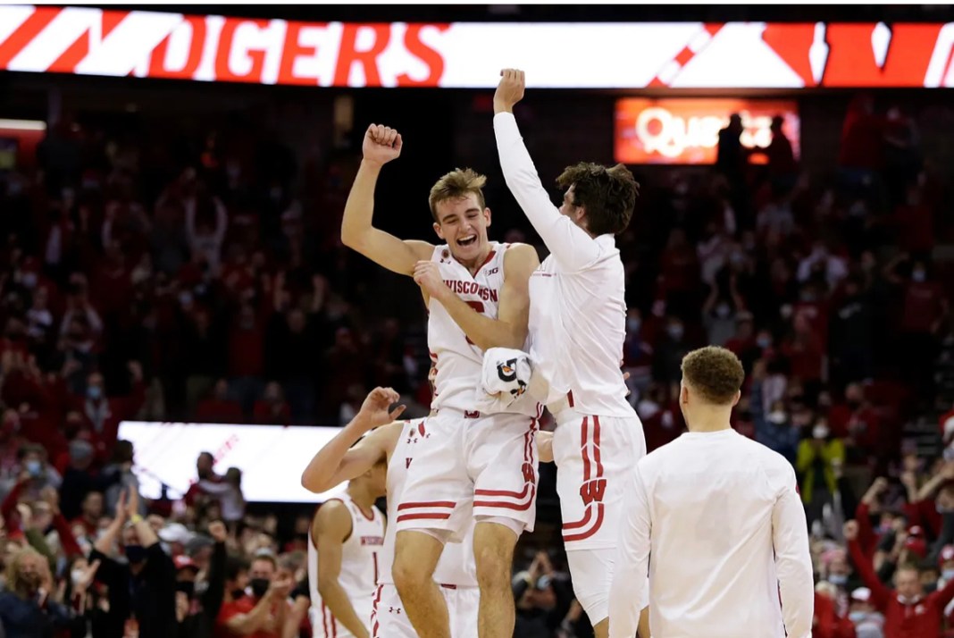 Wisconsin Ties Largest Comeback in Program History Wisconsin Ties Largest Comeback in Program History