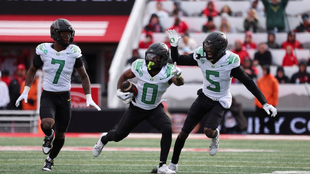 Oregon Dismantles Utah 35-6 as the Ducks Seek a Playoff Berth Oregon Dismantles Utah 35-6 as the Ducks Seek a Playoff Berth