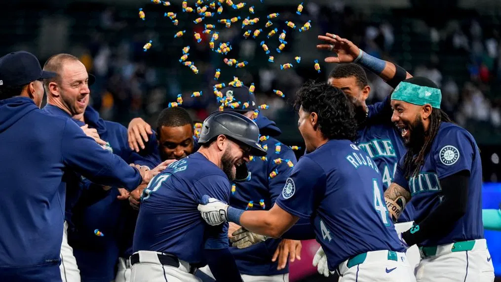 Seattle Mariners Maintain 1st Place in AL West Despite Flaws