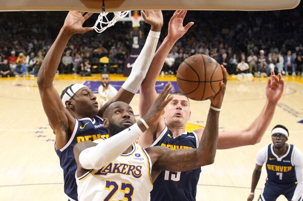 Lakers Avoid Sweep in Game Four
