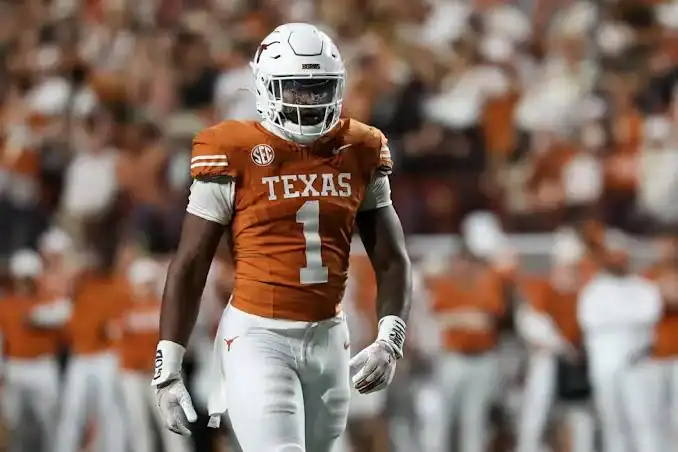 Texas’ Simmons is Bronko Nagurski Trophy National Player of the Week Texas’ Simmons is Bronko Nagurski Trophy National Player of the Week