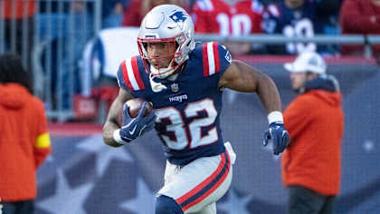 Tre’Veyon Henderson & Carson Schwesinger Named November Rookies of the Month