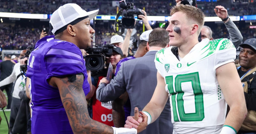 Washington defeats Oregon 34-31 in Final Pac-12 Championship Washington defeats Oregon 34-31 in Final Pac-12 Championship